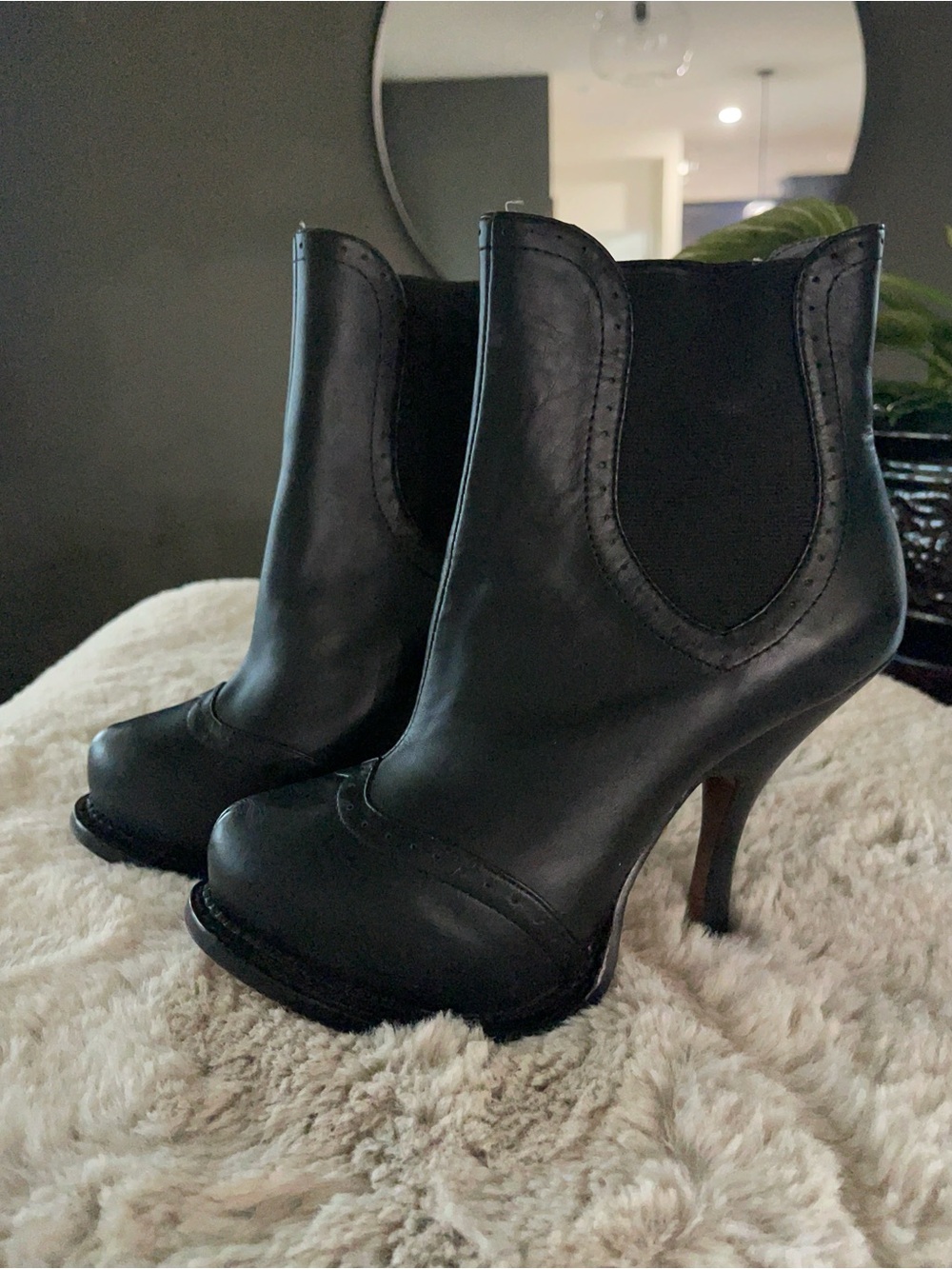 Leon Max Black Leather Ankle Boots